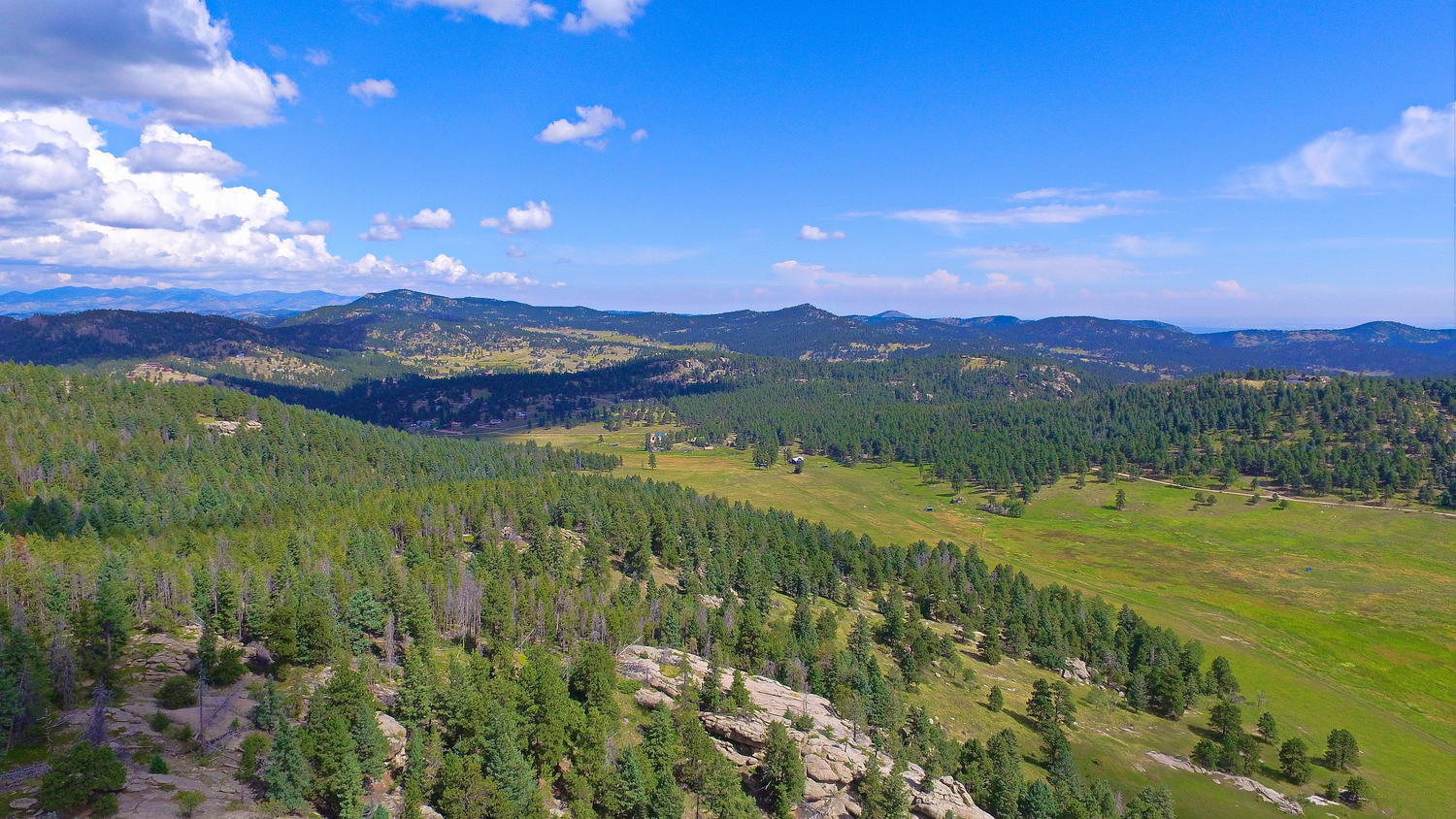 COLORADO MOUNTAIN RIVERFRONT GUEST RANCH FOR SALE - Mountain Property for  Sale - United Country Real Estate